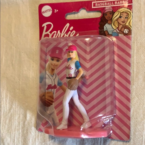 Barbie figures 4 figures total - Picture 2 of 5